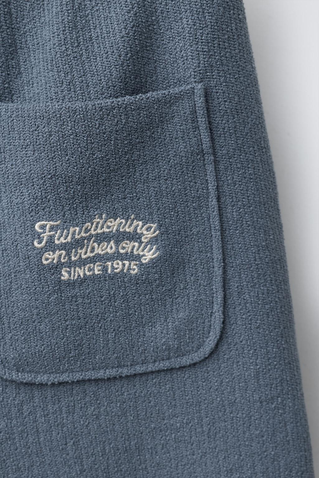 ШОРТЫ-БЕРМУДЫ ИЗ МАХРОВОЙ ТКАНИ