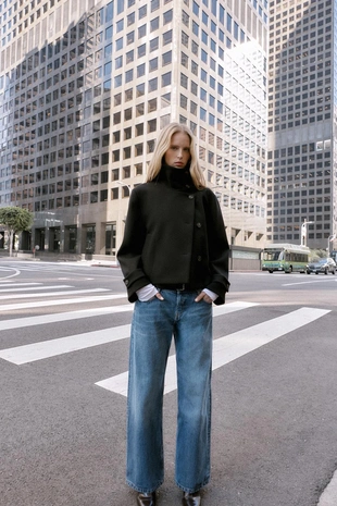 Короткое пальто с высоким воротником- Заказать в России