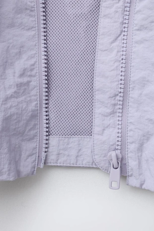 Куртка из нейлона с контрастной отделкой- Заказать в России