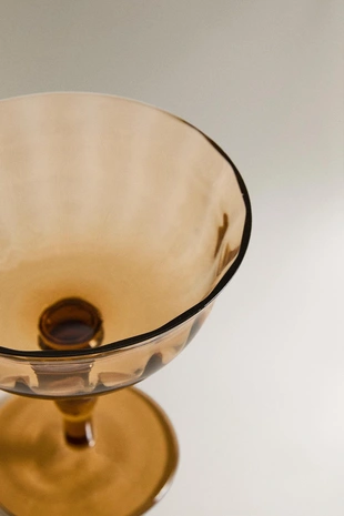 Бокал с изогнутым дизайном- Заказать в России