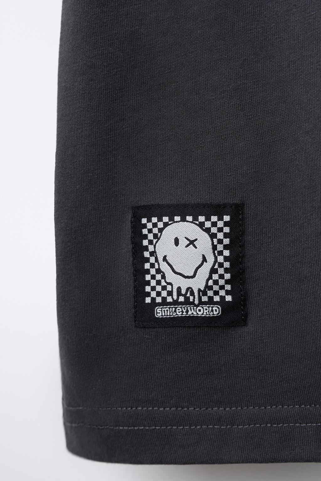 ФУТБОЛКА С ПРИНТОМ SMILEYWORLD ®