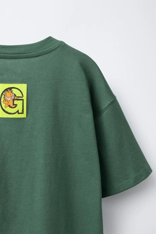 Футболка с граффити-принтом GARFIELD © PAWS INC- Заказать в России