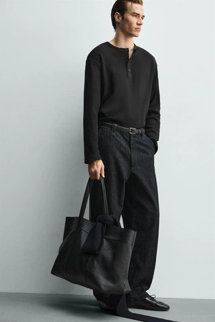 Футболка в рубчик с воротником на кнопках- Заказать в России