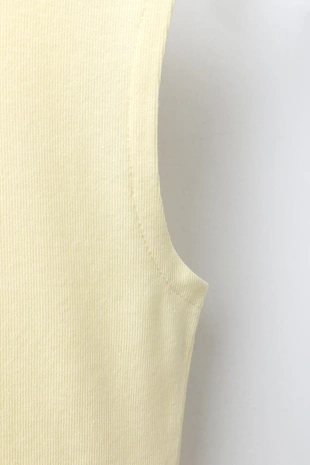 Однотонный топ из модала