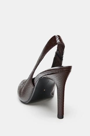 Туфли на каблуке с рельефным анималистическим принтом- Заказать в России