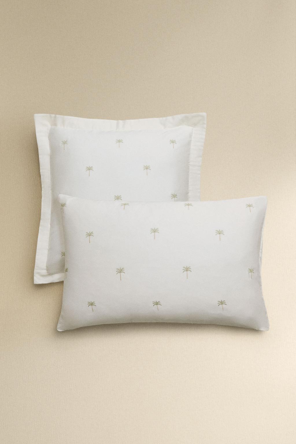 Наволочка из сатина с вышитыми пальмами