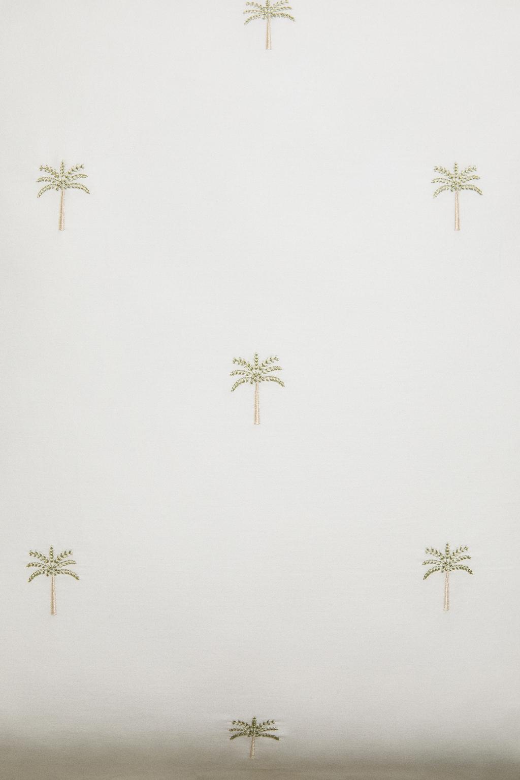 Наволочка из сатина с вышитыми пальмами