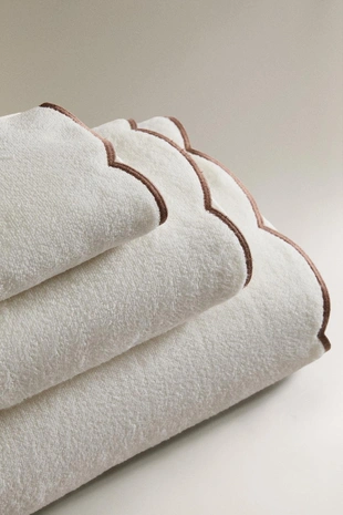 Полотенце для ванны с волнистым краем- Заказать в России