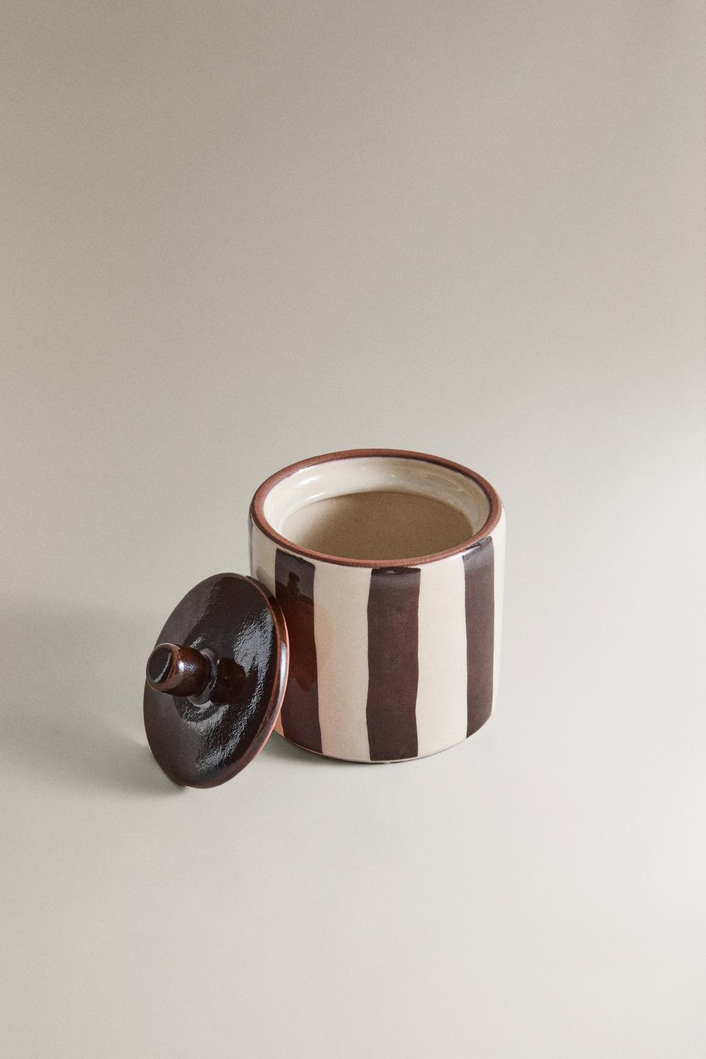 Керамическая баночка для ванной в полоску коричневого цвета