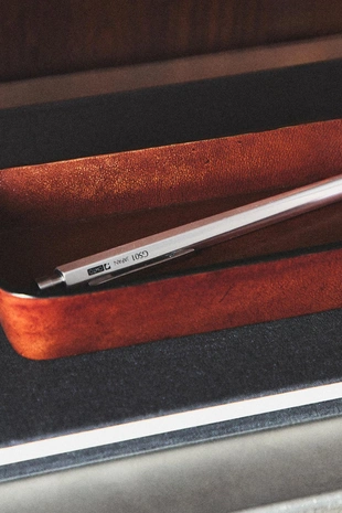 Кожаная подноска с закругленными краями- Заказать в России