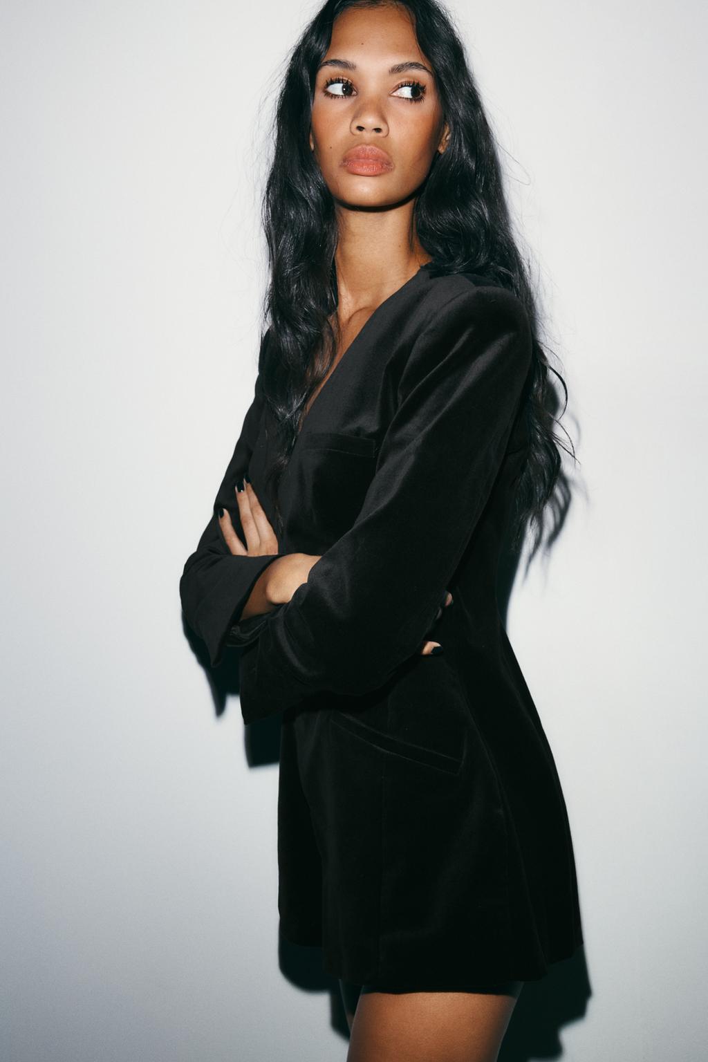 КОРОТКИЙ БАРХАТНЫЙ КОМБИНЕЗОН-БЛЕЙЗЕР