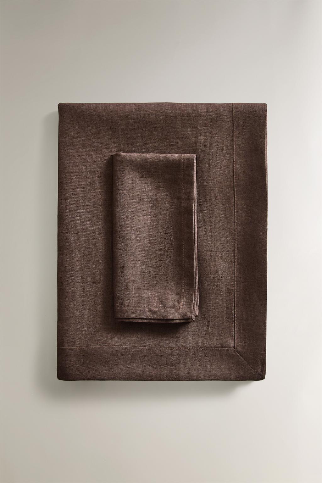 Плотноцветное скатерть из льна