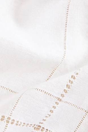 Скатерть из льна с вышивкой и ажурным краем- Заказать в России