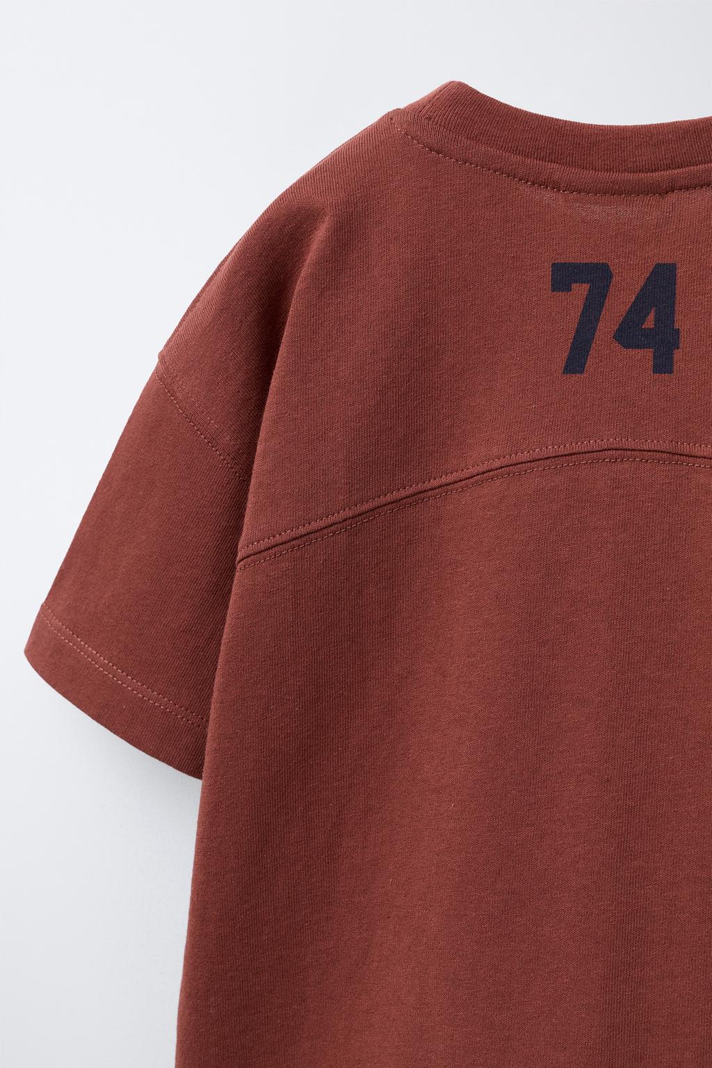 ФУТБОЛКА С ПРИНТОМ «СОБАКА И ЧИСЛО»