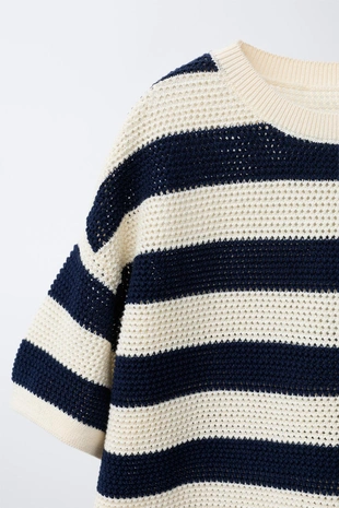 Трикотажная футболка с вышивкой и карманом- Заказать в России