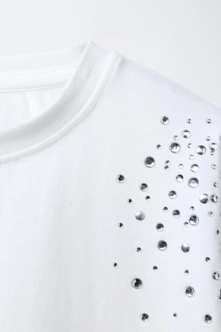 Футболка свободного кроя со стразами