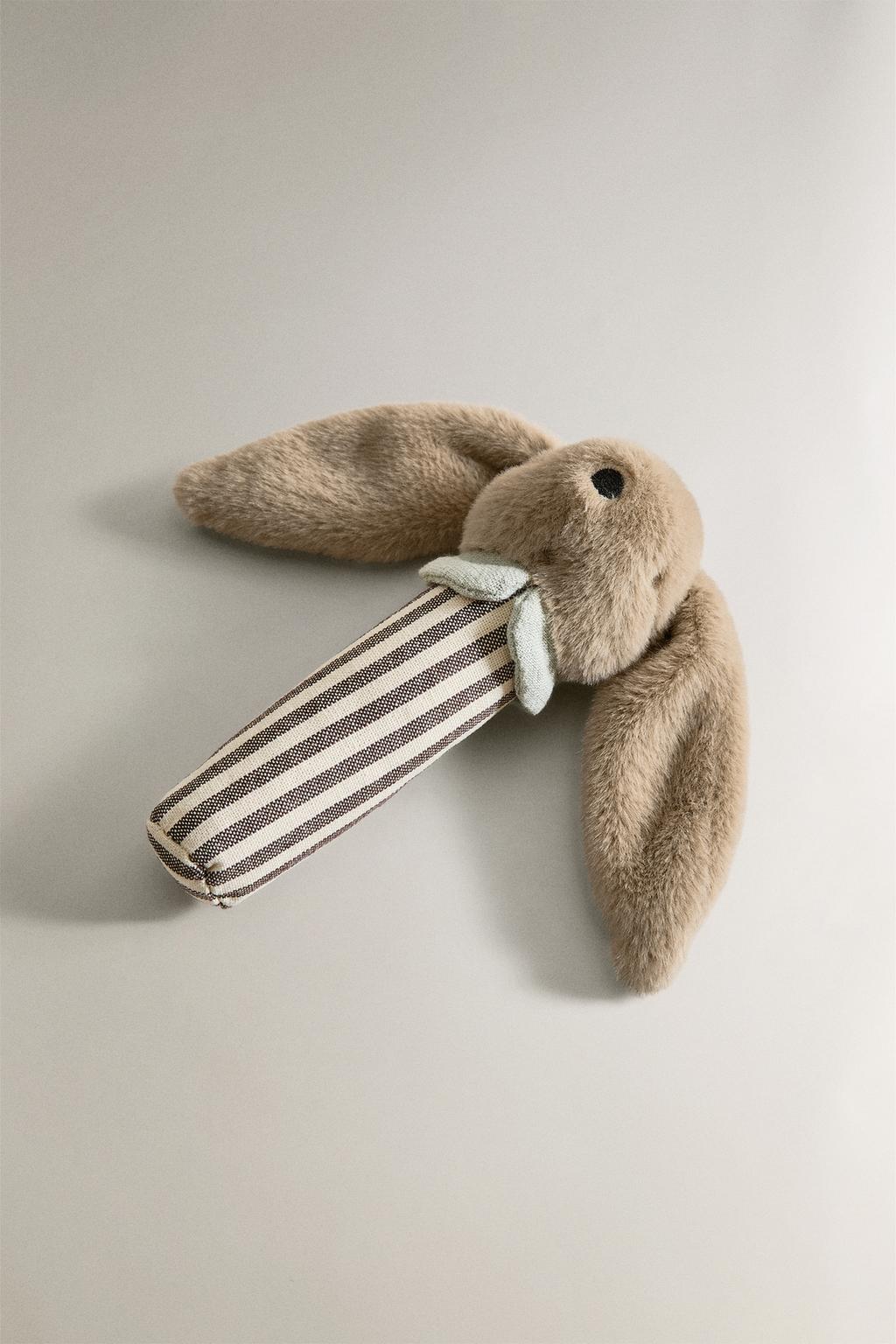 Детская игрушка-погремушка в виде кролика