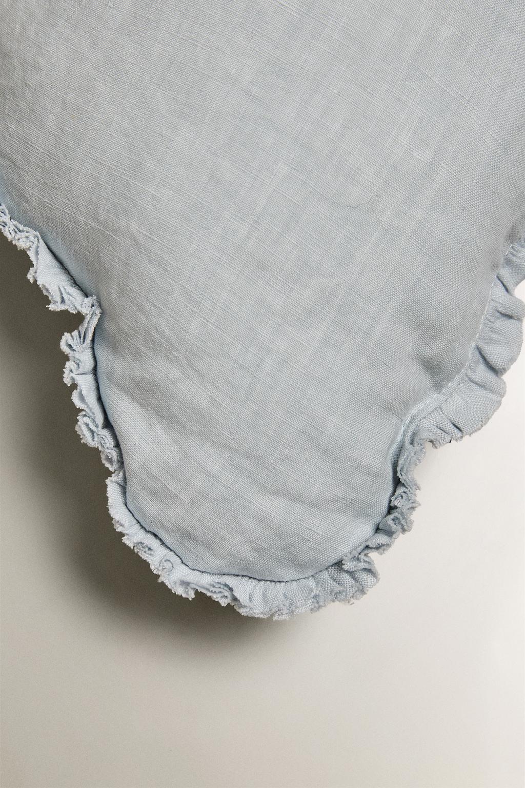 Детская льняная облачная подушка