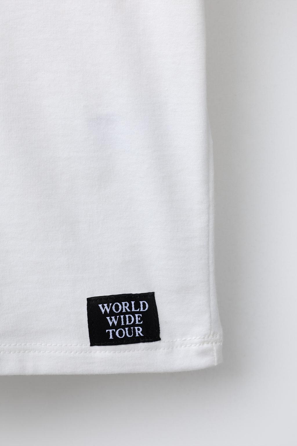 ЛОНГСЛИВ С РЕЛЬЕФНОЙ НАДПИСЬЮ