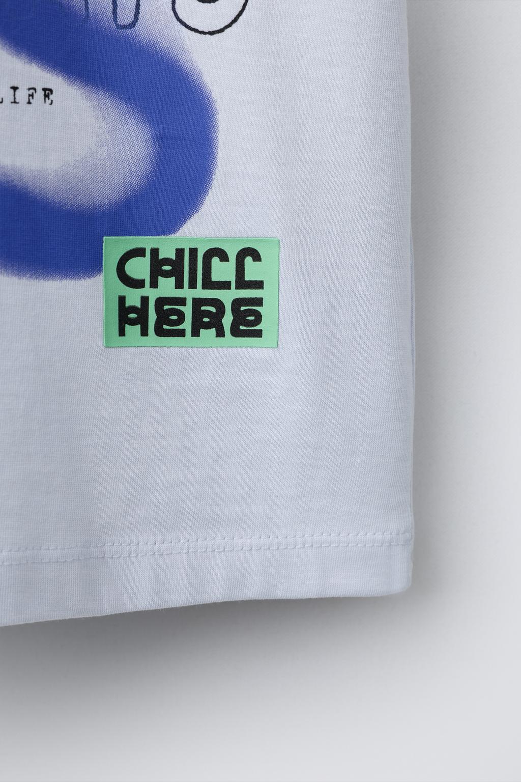 ФУТБОЛКА С ГРАФФИТИ-СПРЕЙ ПРИНТОМ