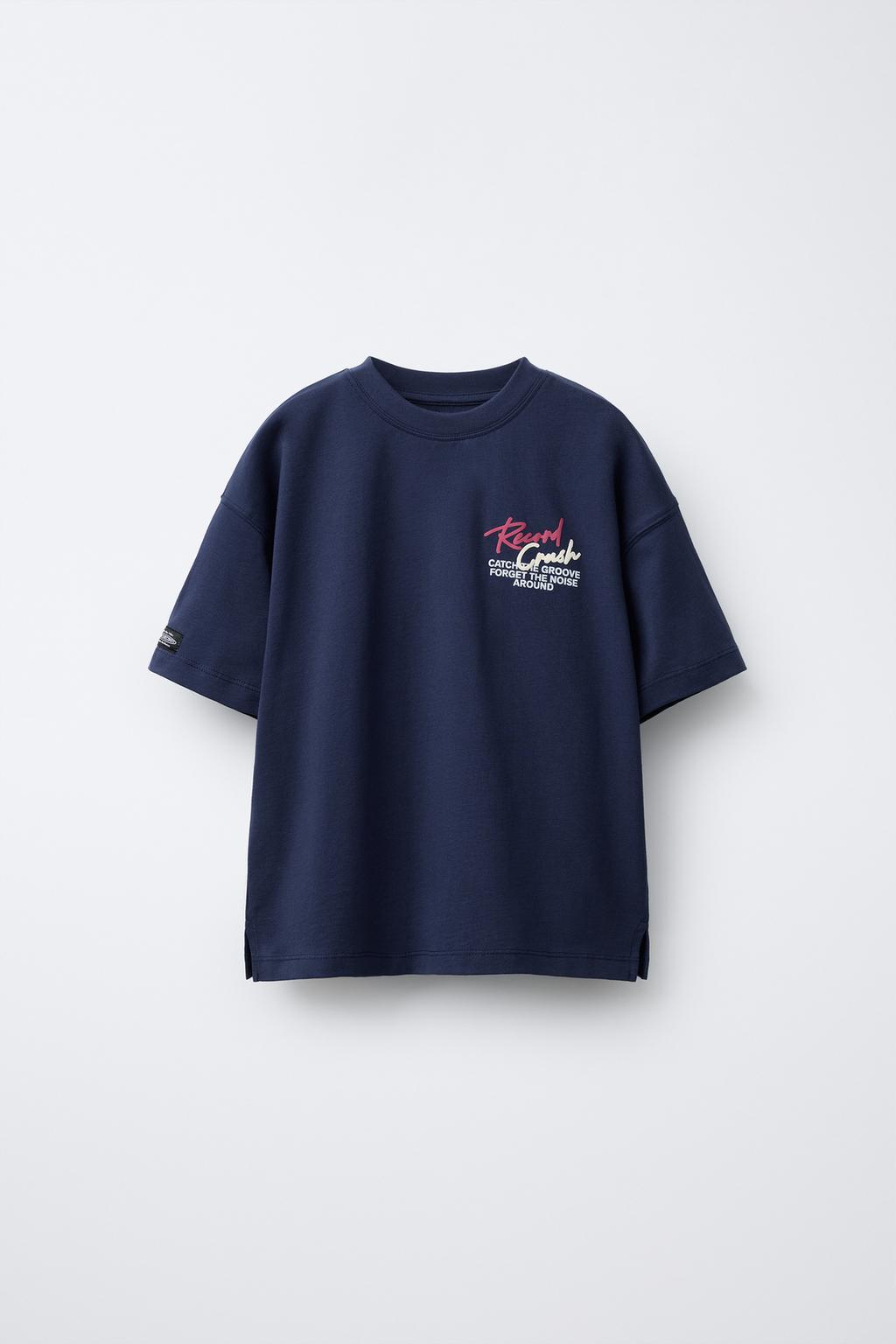 ФУТБОЛКА С РЕЛЬЕФНЫМ ПРИНТОМ