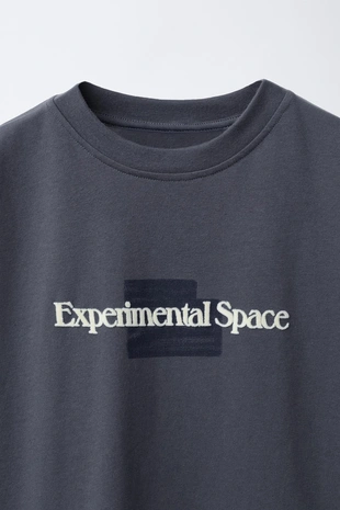 Футболка с рельефной надписью- Заказать в России