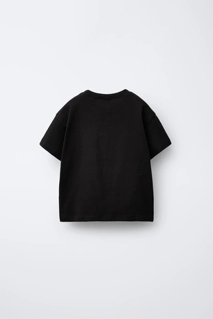 Базовая футболка с вышитым сердцем