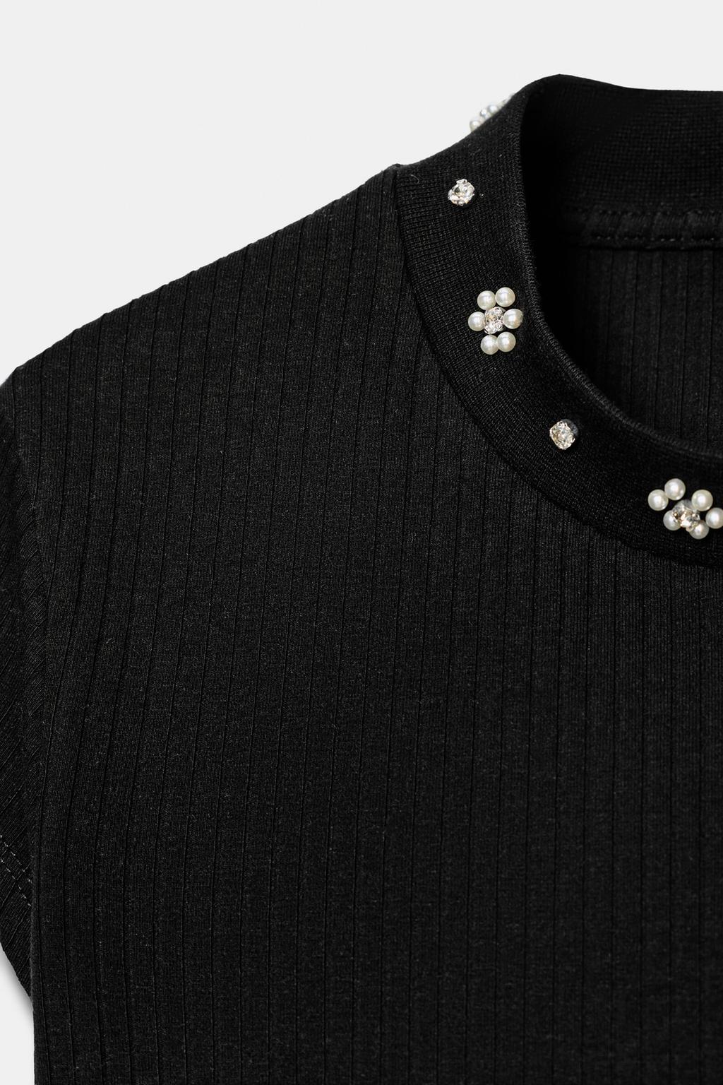 ФУТБОЛКА С КОРОТКИМИ РУКАВАМИ И БУСИНАМИ