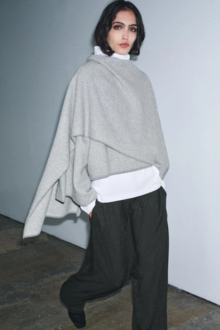 Короткое пальто из 100% шерсти с шарфом- Заказать в России