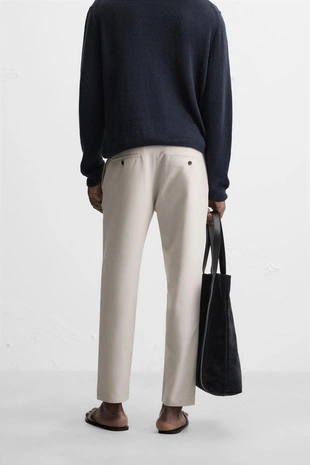 Брюки комфортной посадки из рельефной ткани