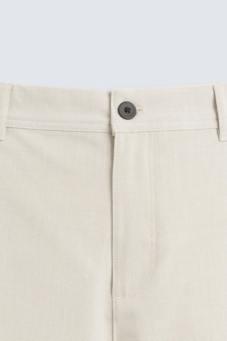 Удобные текстурированные брюки-чино slim fit