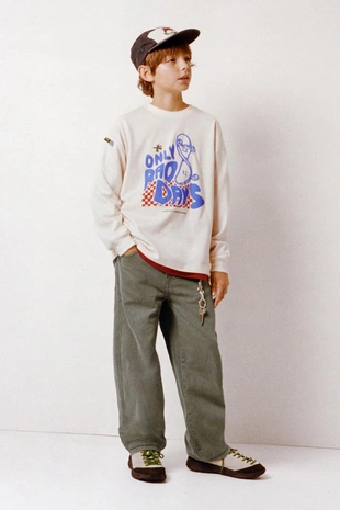 Футболка с принтом и нашивкой- Заказать в России