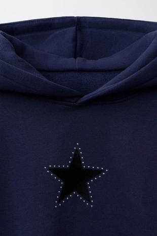 Худи с капюшоном, звездой и заклепками- Заказать в России