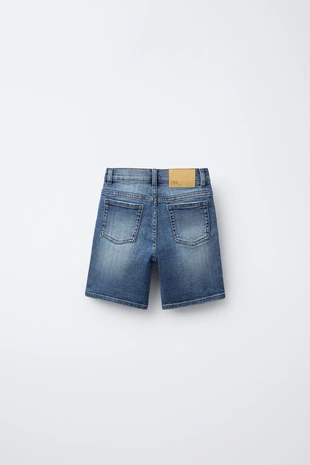 Джинсовые шорты с пятью карманами