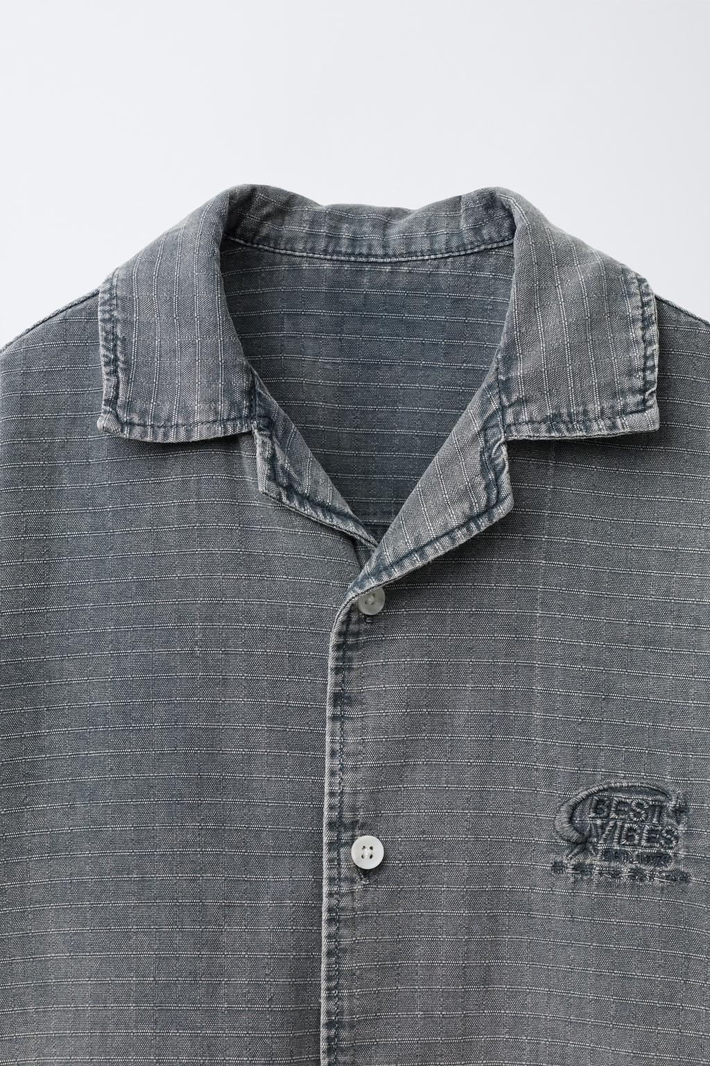 РУБАШКА СТРУКТУРНОЙ ТКАНИ С ЭФФЕКТОМ ПОТЕРТОСТИ