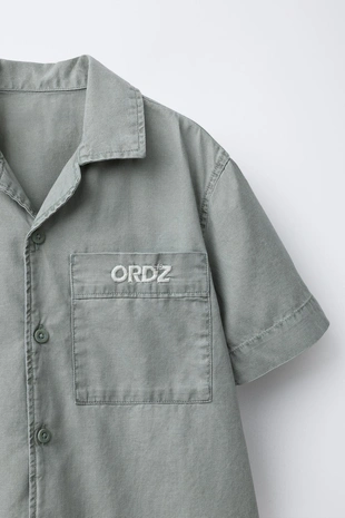 Рубашка с вышитой надписью- Заказать в России