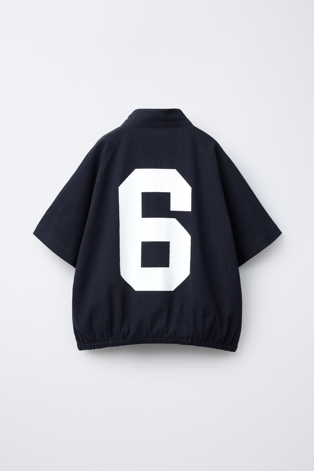 ТОЛСТОВКА-КЕНГУРУ ИЗ СЕАРСАКЕРА С КОРОТКИМИ РУКАВАМИ