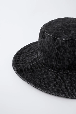 Джинсовая панама с анималистическим принтом- Заказать в России