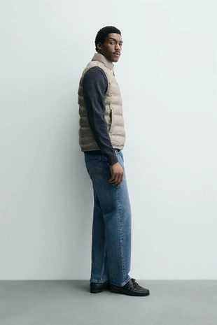 Легкий стеганый жилет с водоотталкивающим эффектом- Заказать в России