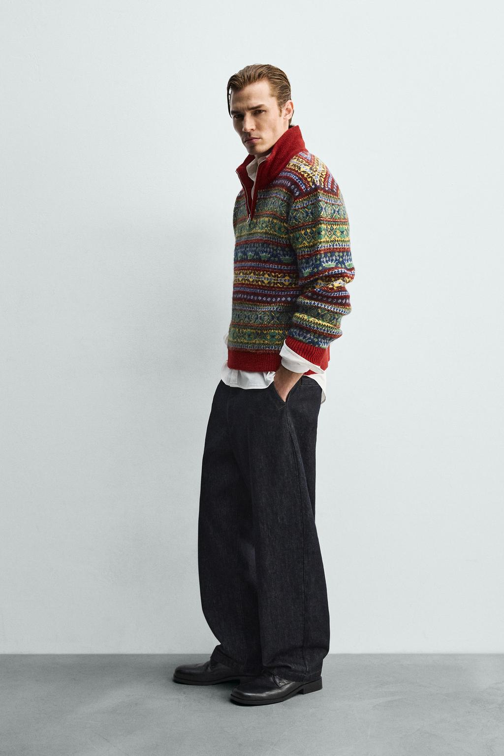 ЖАККАРДОВЫЙ СВИТЕР С ГЕОМЕТРИЧЕСКИМ УЗОРОМ И ВОРОТНИКОМ НА МОЛНИИ