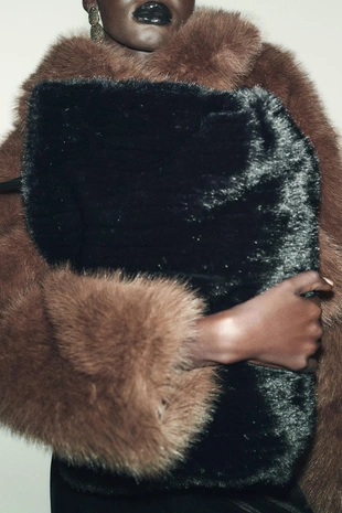 Сумка-шопер из искусственного меха- Заказать в России