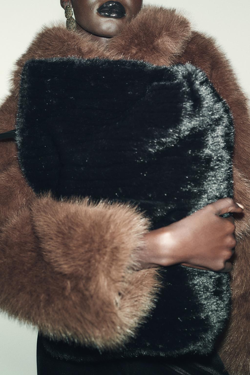 СУМКА-ШОПЕР ИЗ ИСКУССТВЕННОГО МЕХА