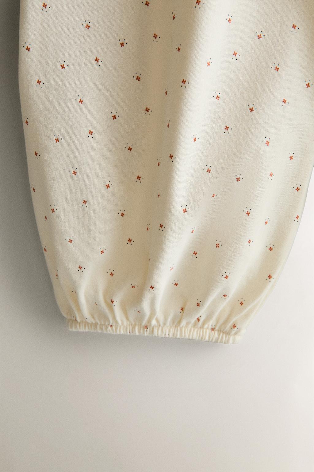 Пижама для малышей с цветочным узором