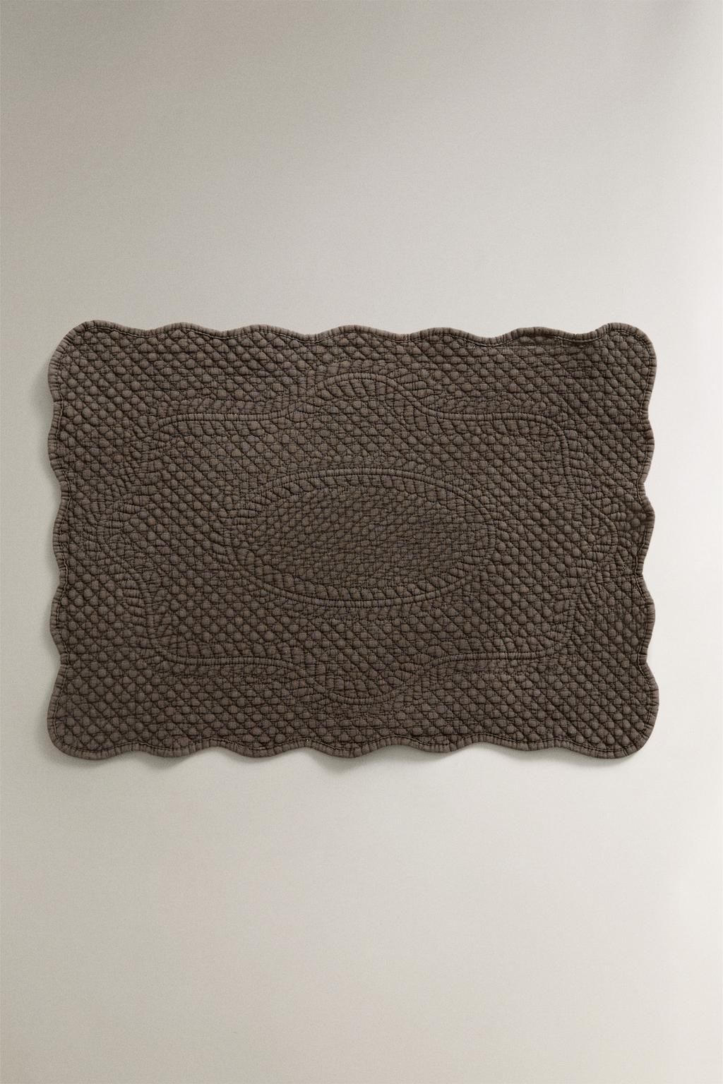 Стежаное салфетка