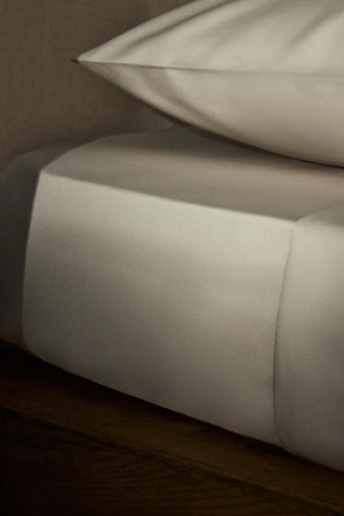 Простыня на резинке из сатина | 30 см (1000 нитей)- Заказать в России