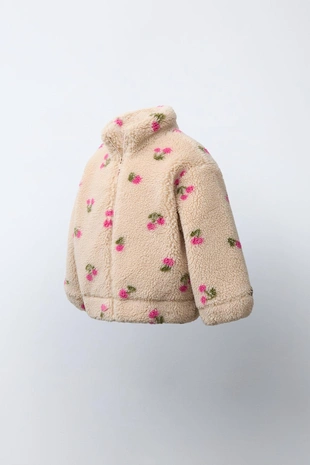 Куртка из искусственной овчины с вишнями- Заказать в России