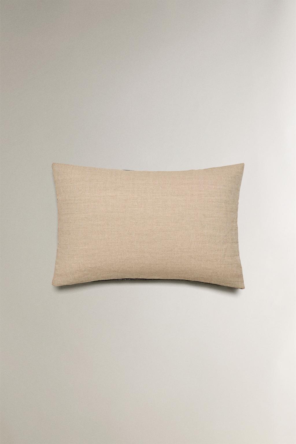 Наволочка с орнаментом пейсли