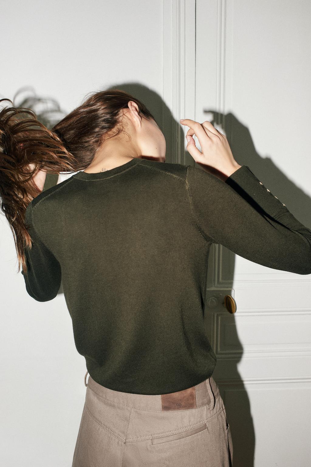 БАЗОВЫЙ ОДНОТОННЫЙ СВИТЕР