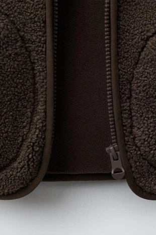 Куртка из искусственной овчины с капюшоном- Заказать в России