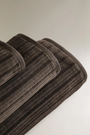 Велюровое полотенце с текстурой полосок- Заказать в России